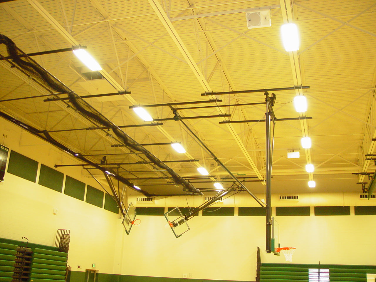 Single Post Rear-Braced Rear-Folding Ceiling Hung Basketball Backstop